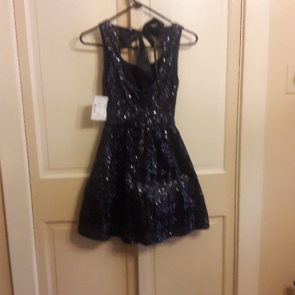 πHost PickπRoyal Blue Sequined Tulle Dressπ - Picture 4 of 7